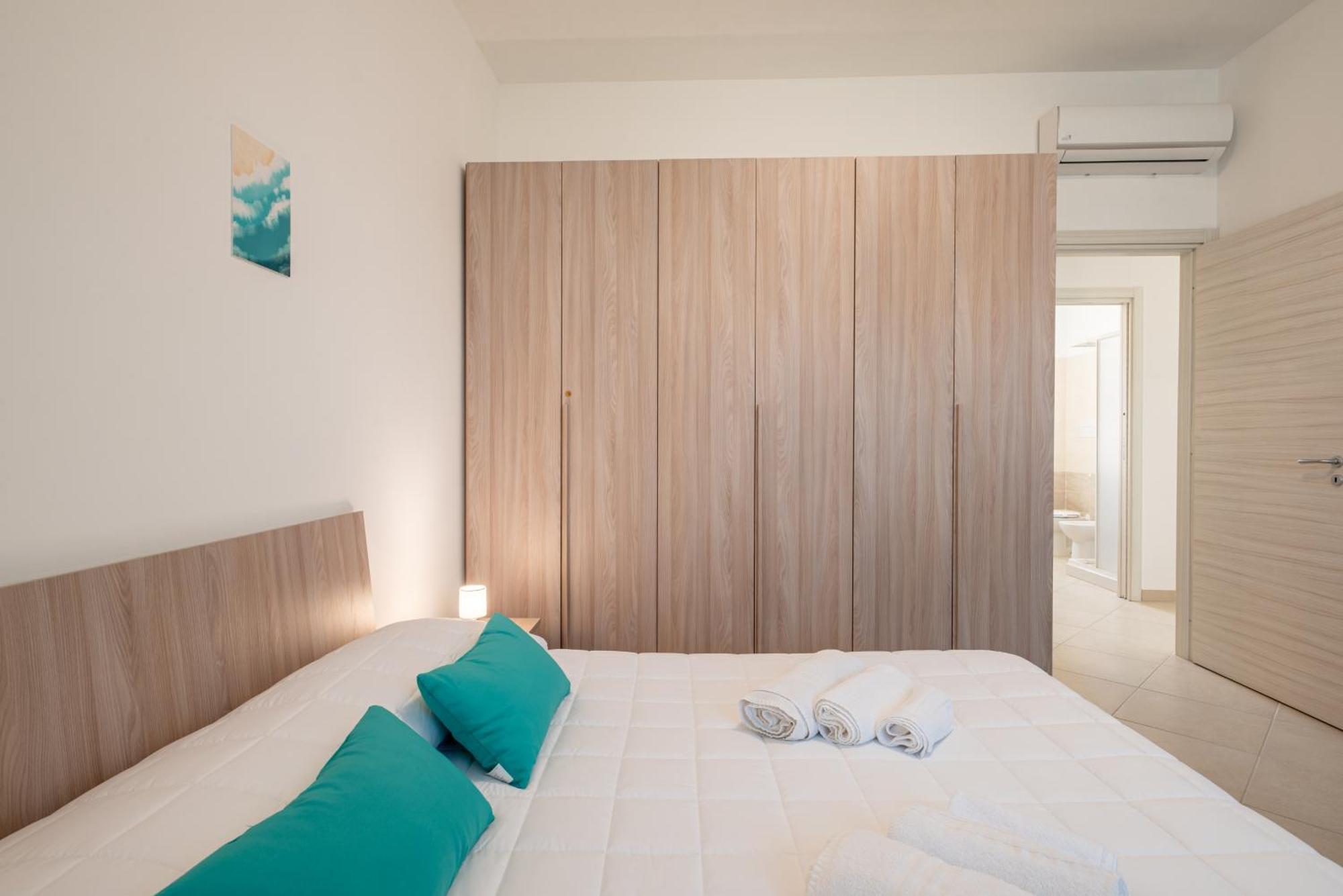 Icaro Residence Apartments With A Beautiful Pool Sant'Agata di Militello Bagian luar foto