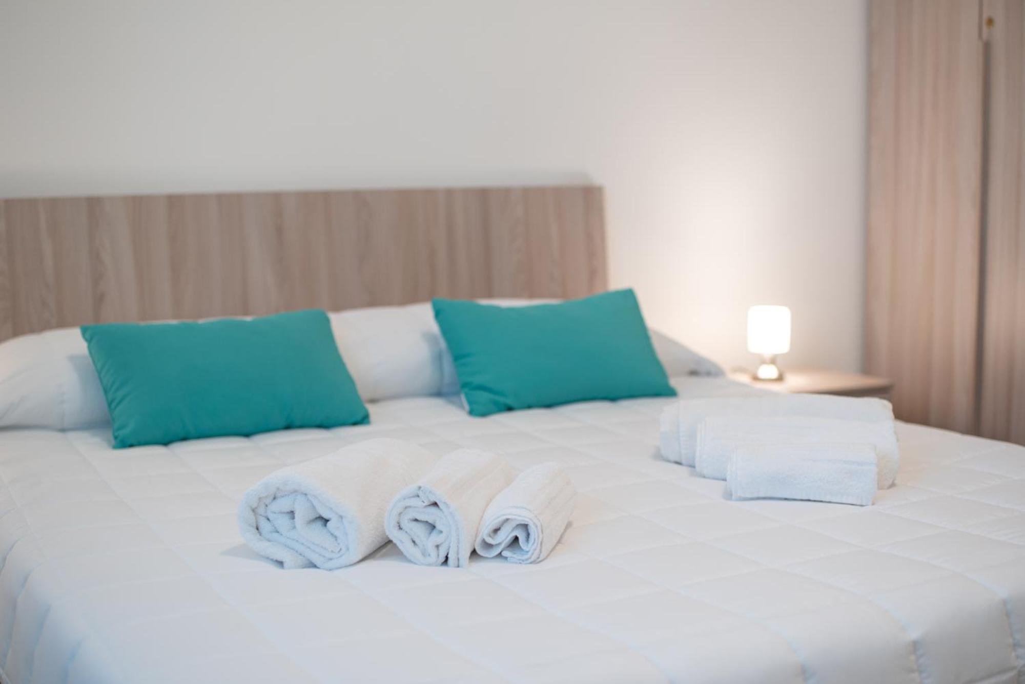Icaro Residence Apartments With A Beautiful Pool Sant'Agata di Militello Bagian luar foto
