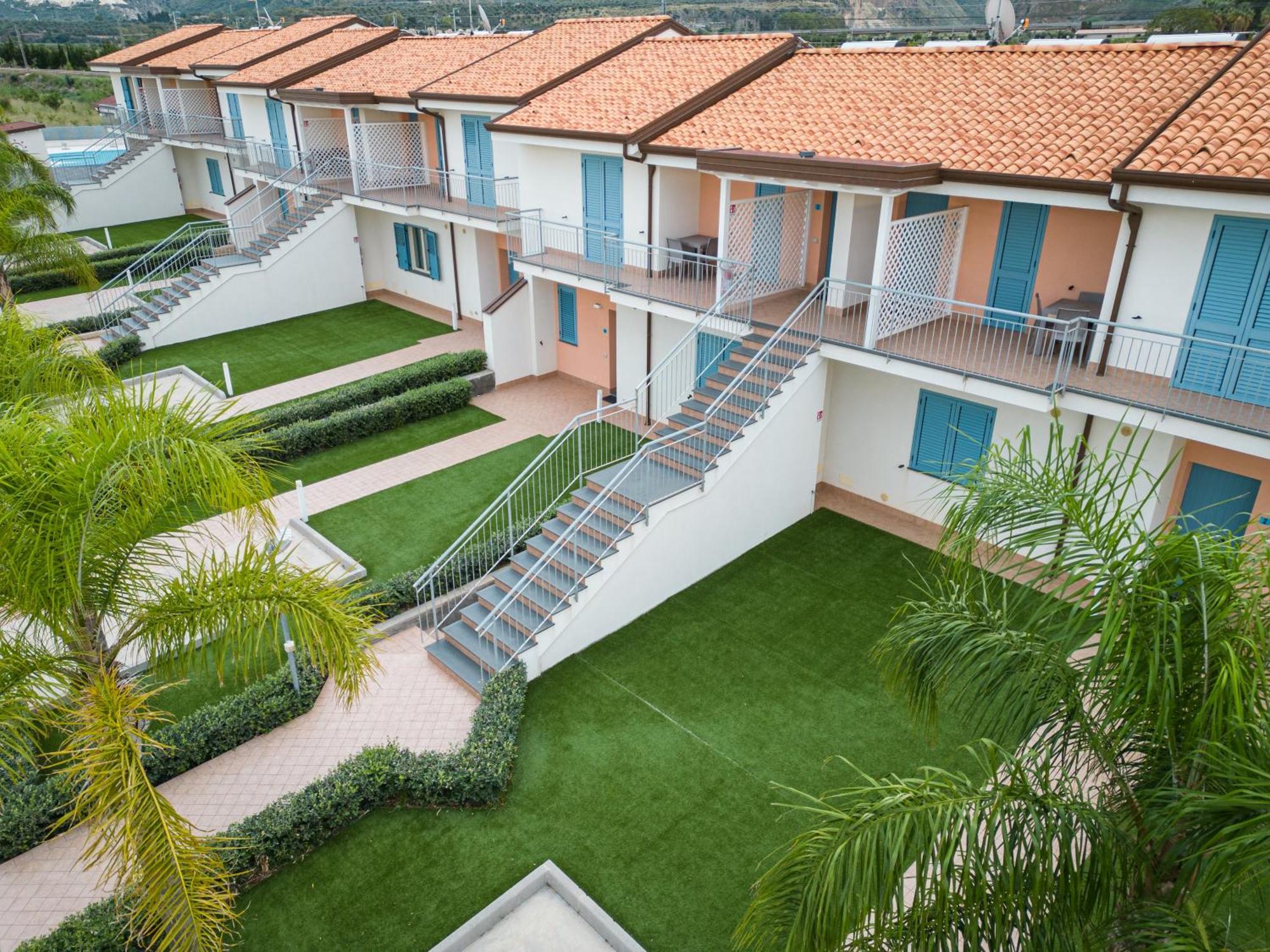 Icaro Residence Apartments With A Beautiful Pool Sant'Agata di Militello Bagian luar foto
