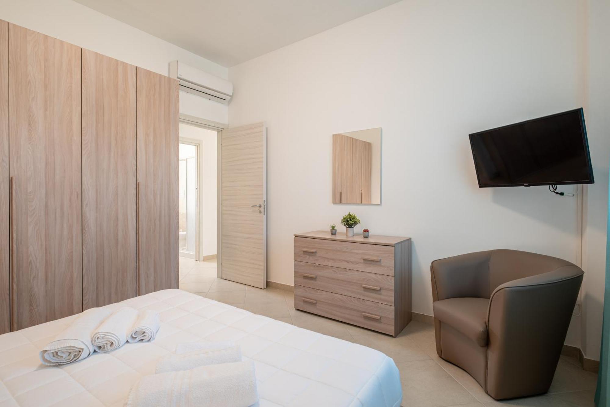 Icaro Residence Apartments With A Beautiful Pool Sant'Agata di Militello Bagian luar foto