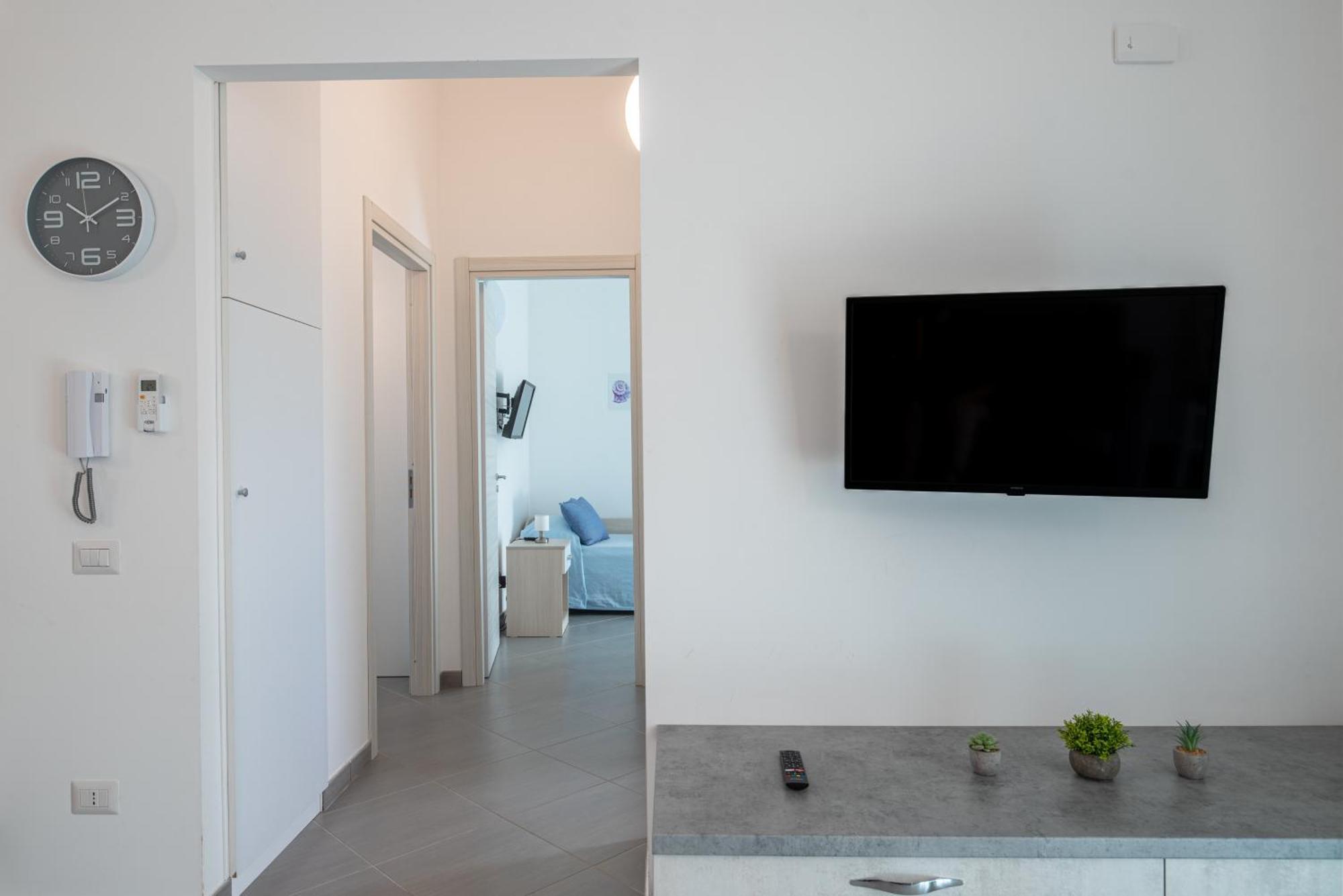 Icaro Residence Apartments With A Beautiful Pool Sant'Agata di Militello Bagian luar foto
