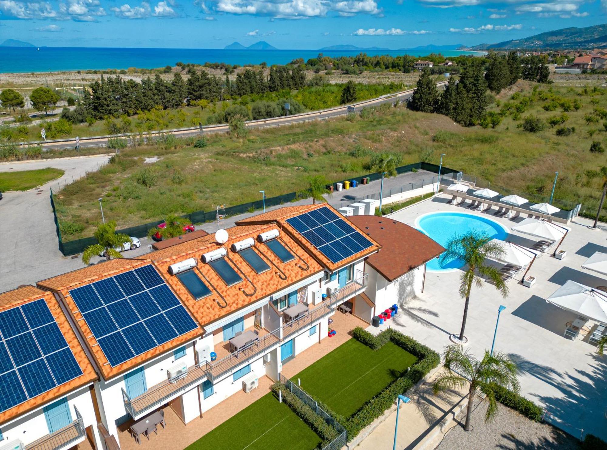 Icaro Residence Apartments With A Beautiful Pool Sant'Agata di Militello Bagian luar foto