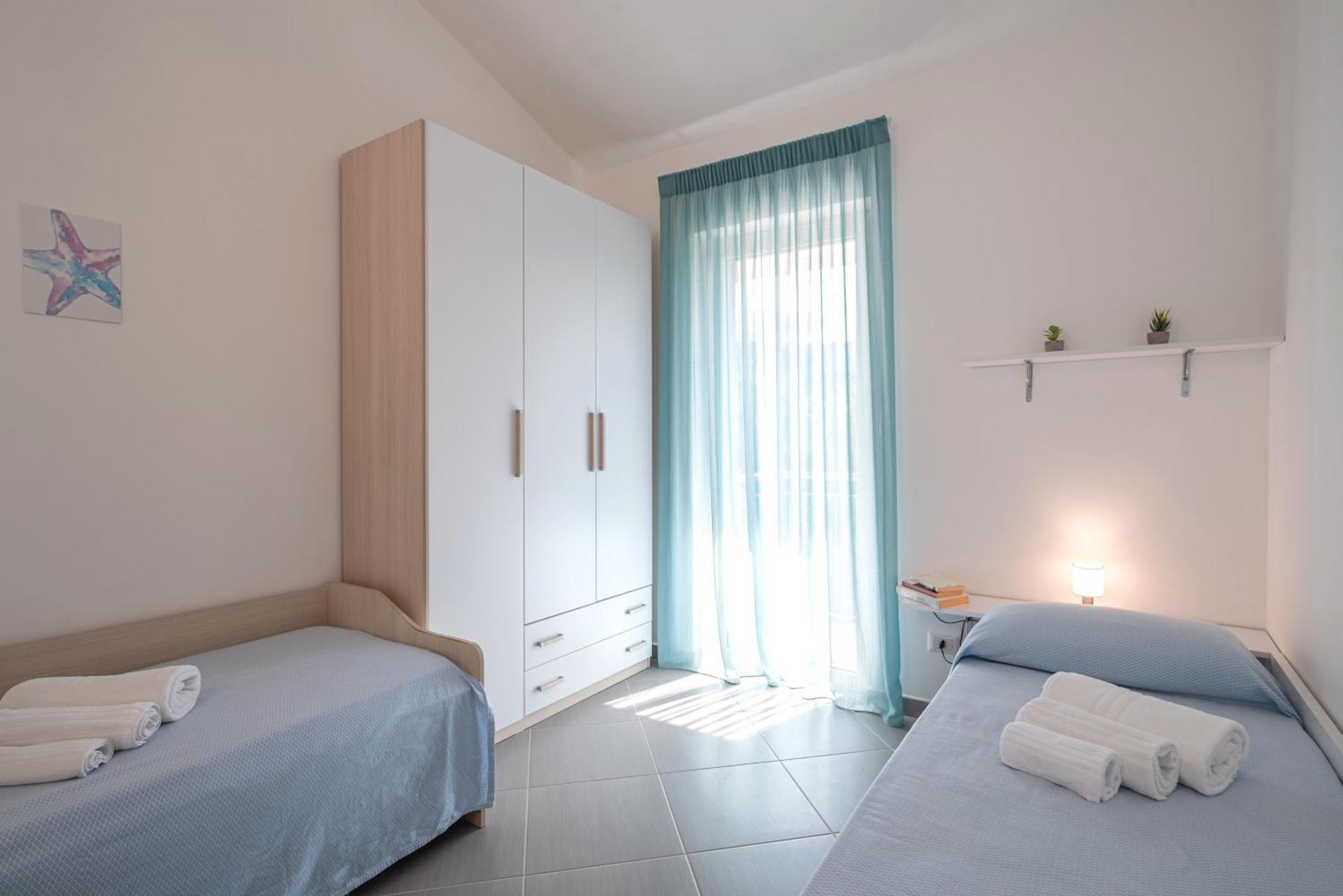 Icaro Residence Apartments With A Beautiful Pool Sant'Agata di Militello Bagian luar foto
