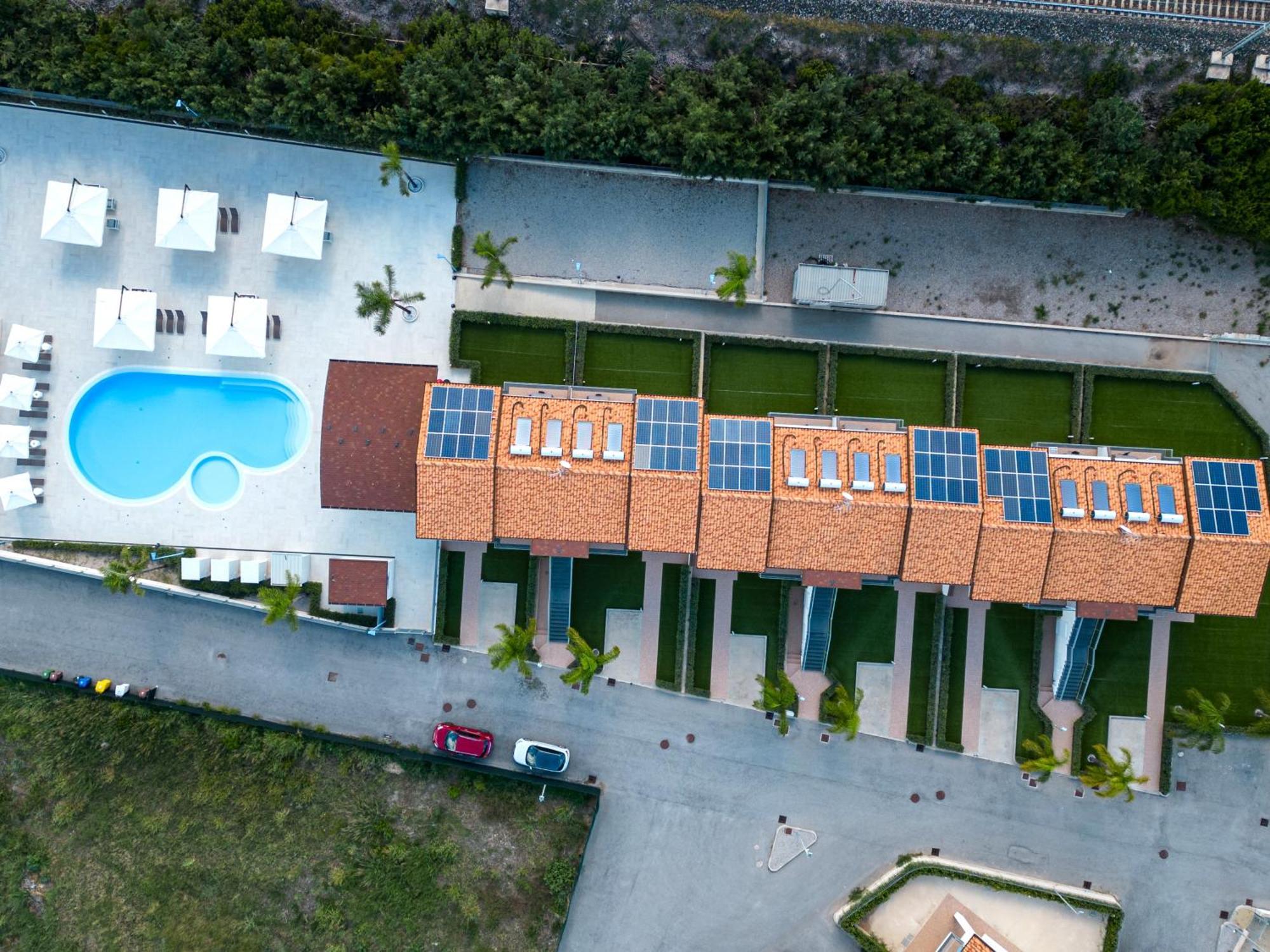 Icaro Residence Apartments With A Beautiful Pool Sant'Agata di Militello Bagian luar foto