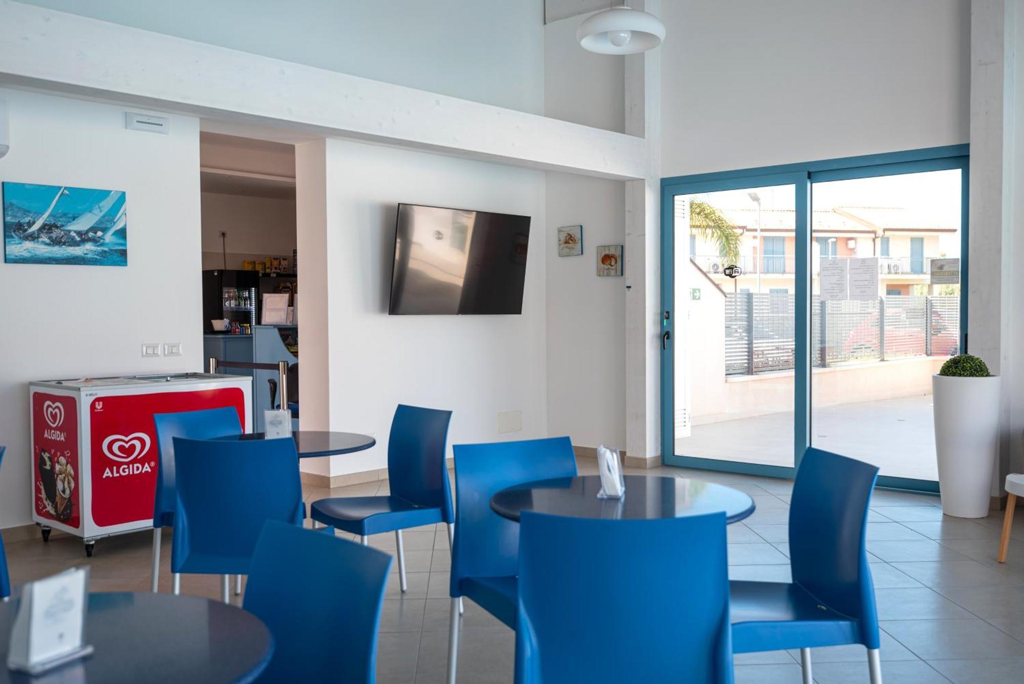 Icaro Residence Apartments With A Beautiful Pool Sant'Agata di Militello Bagian luar foto