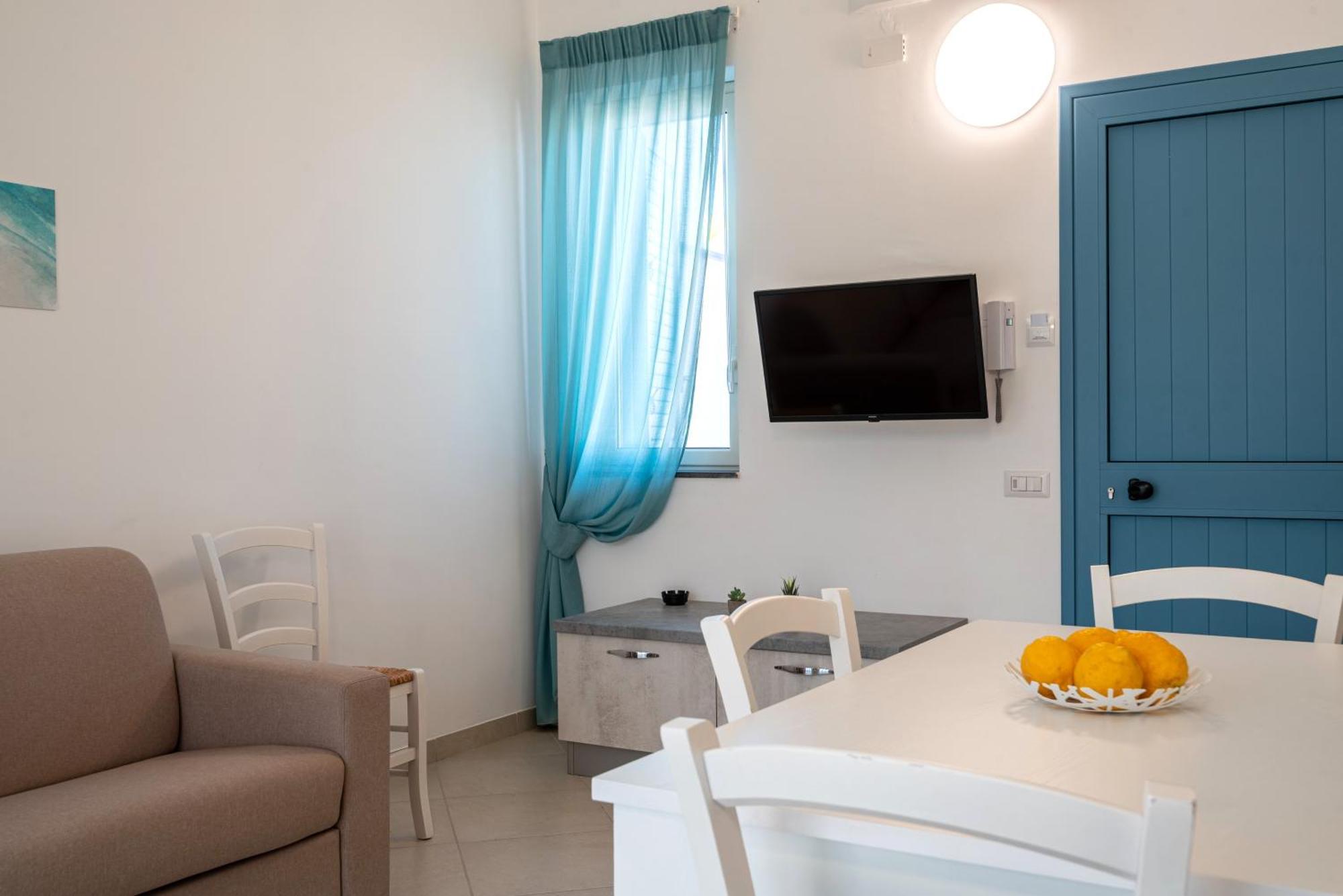 Icaro Residence Apartments With A Beautiful Pool Sant'Agata di Militello Bagian luar foto